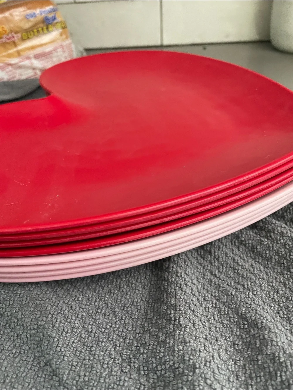 Threshold Heart-Shaped Dinner Plates in Red and Pink set of 8
